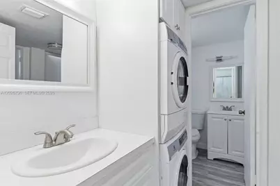 210 Fontainebleau Blvd #402, Miami, FL 33172 - Photo 7