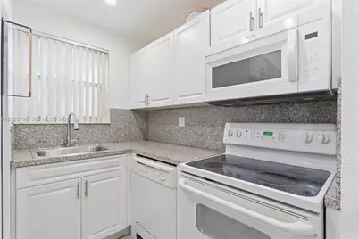210 Fontainebleau Blvd #402, Miami, FL 33172 - Photo 5