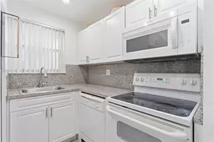 210 Fontainebleau Blvd, Miami, FL 33172 - Photo 5