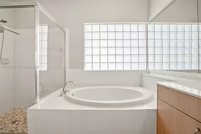 180 SW 167th Ave, Pembroke Pines, FL 33027 - Photo 19