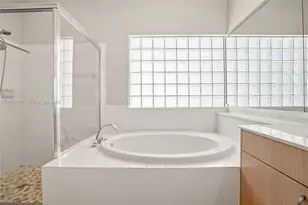 180 SW 167th Ave, Pembroke Pines, FL 33027 - Photo 19