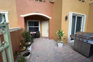 943 SW 143rd Terrace, Pembroke Pines, FL 33027 - Photo 3