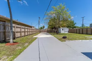 266 SW 6th St, Dania Beach, FL 33004 - Photo 35