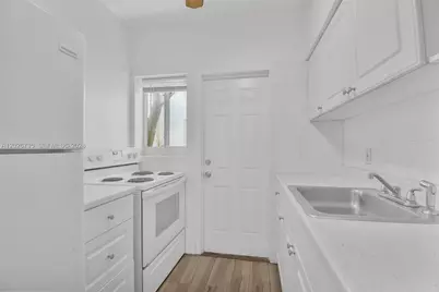 1135 Euclid Ave #202, Miami Beach, FL 33139 - Photo 13