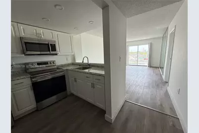 16465 NE 22nd Ave #610, North Miami Beach, FL 33160 - Photo 3