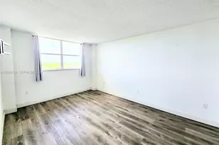 16465 NE 22nd Ave, North Miami Beach, FL 33160 - Photo 9