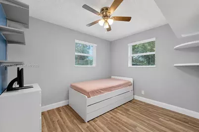 1060 NW 44, Oakland Park, FL 33309 - Photo 11
