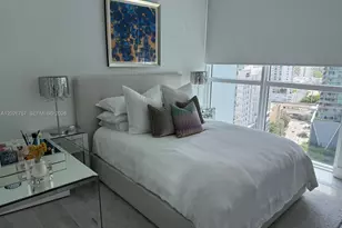 1080 Brickell Ave, Miami, FL 33131 - Photo 17