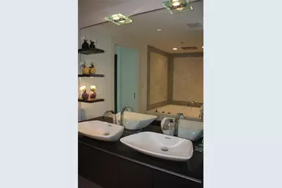 200 Biscayne Boulevard Way #4211, Miami, FL 33131 - Photo 5