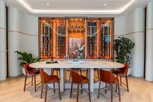 77 SE 5th St, Miami, FL 33131 - Photo 29