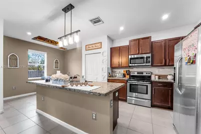 11865 SW 252nd Ter, Homestead, FL 33032 - Photo 9