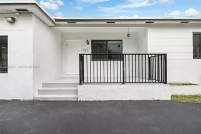 821 NW 36th Ave, Miami, FL 33125 - Photo 7
