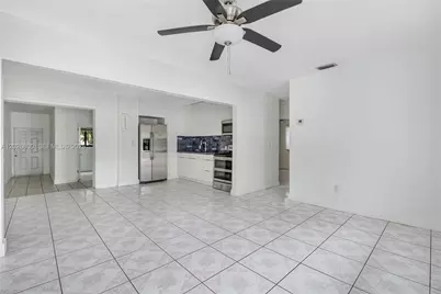 821 NW 36th Ave, Miami, FL 33125 - Photo 11