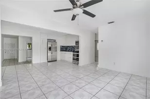 821 NW 36th Ave, Miami, FL 33125 - Photo 11