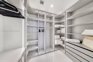 700 NE 24th St, Miami, FL 33137 - Photo 11