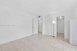9445 SW 76th St, Miami, FL 33173 - Photo 9