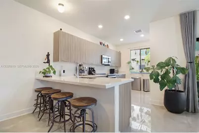 4718 NW 83rd Pkwy, Doral, FL 33166 - Photo 13