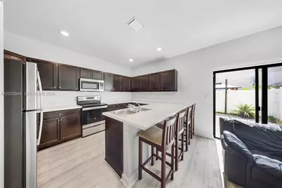9381 W 33rd Ln, Hialeah, FL 33018 - Photo 7