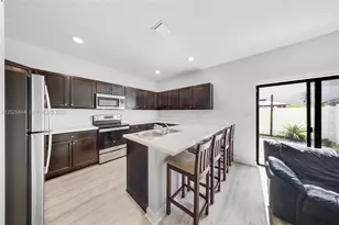 9381 W 33rd Ln, Hialeah, FL 33018 - Photo 7