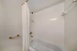 8942 W Flagler St, Miami, FL 33174 - Photo 23