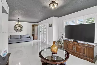 8941 S Hollybrook Blvd #205, Pembroke Pines, FL 33025 - Photo 15