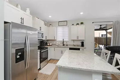 1036 SE 24th Ave, Homestead, FL 33035 - Photo 7