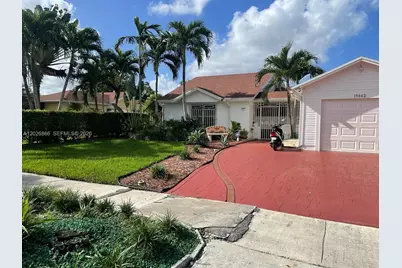 19642 NW 59th Pl, Hialeah, FL 33015 - Photo 1
