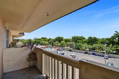1800 Sans Souci Blvd #435, North Miami, FL 33181 - Photo 7