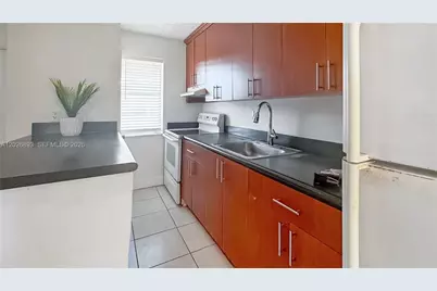 4081 N Dixie Hwy #20, Oakland Park, FL 33334 - Photo 5