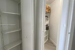 55 SW 9th St, Miami, FL 33130 - Photo 21
