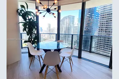 55 SW 9th St #3001, Miami, FL 33130 - Photo 9