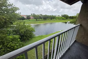 10003 NW 9th St Cir, Miami, FL 33172 - Photo 11