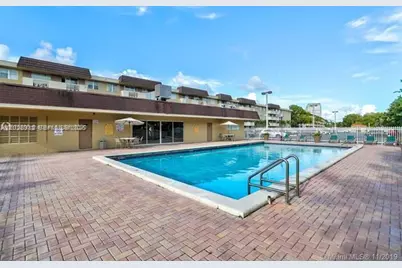 1800 Sans Souci Blvd #305, North Miami, FL 33181 - Photo 7