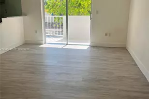 240 Collins Ave, Miami Beach, FL 33139 - Photo 5