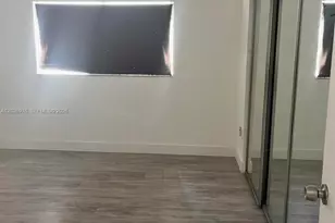 240 Collins Ave, Miami Beach, FL 33139 - Photo 15