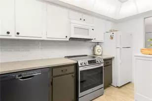 743 N Riverside Dr, Pompano Beach, FL 33062 - Photo 5