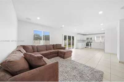 8219 NW 192nd Ter, Hialeah, FL 33015 - Photo 9