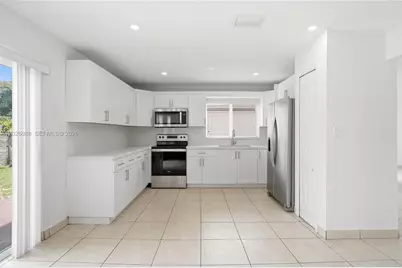8219 NW 192nd Ter, Hialeah, FL 33015 - Photo 7