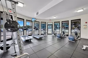 20515 E Country Club Dr, Aventura, FL 33180 - Photo 25