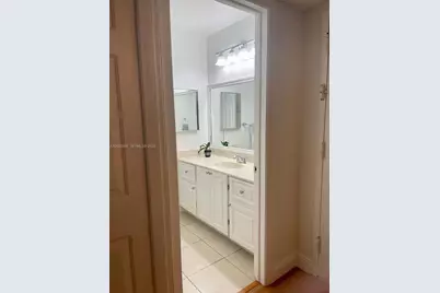 301 Racquet Club Rd #305, Weston, FL 33326 - Photo 9