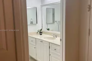 301 Racquet Club Rd, Weston, FL 33326 - Photo 9