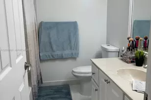 301 Racquet Club Rd, Weston, FL 33326 - Photo 17