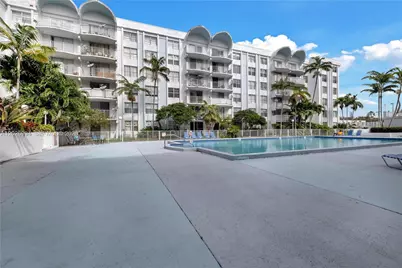 496 NW 165th St Rd #D-616, Miami, FL 33169 - Photo 3