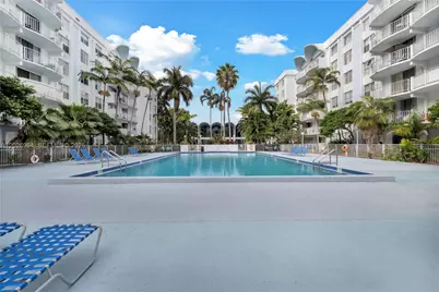 496 NW 165th St Rd #D-616, Miami, FL 33169 - Photo 5