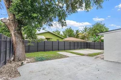 1915 NW 86th St, Miami, FL 33147 - Photo 25