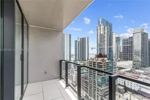 20 NE 11th St, Miami, FL 33132 - Photo 31