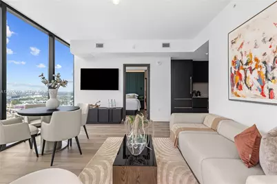 20 NE 11th St #2910, Miami, FL 33132 - Photo 3