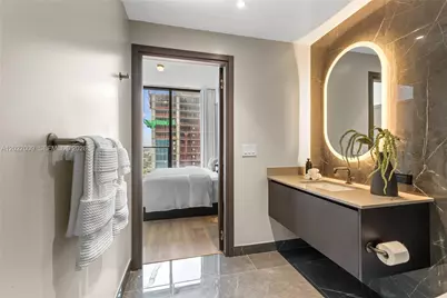 20 NE 11th St #2910, Miami, FL 33132 - Photo 9