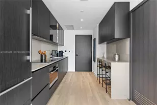 20 NE 11th St, Miami, FL 33132 - Photo 19