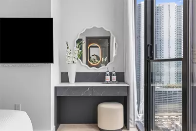 20 NE 11th St #2910, Miami, FL 33132 - Photo 49